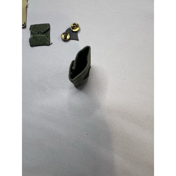 SPC Rank Lot – 2 Pin-On, 2 Sew-On, 1 Slide-On (Desert & OD Green) - Picture 3 of 3